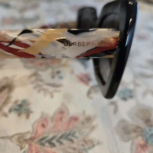 Burberry Women's Sunglasses with Black and Multicolor Design - Picture 8 of 11